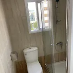 2 Bedroom In Center! 9 *
