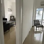 2 Bedroom In Center! 9 *