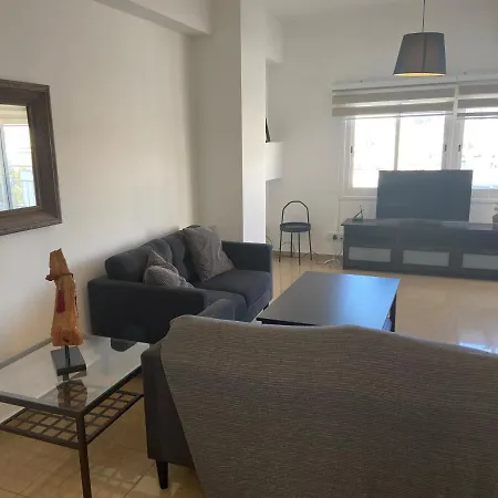 아파트 2 Bedroom In Center! 9 니코시아