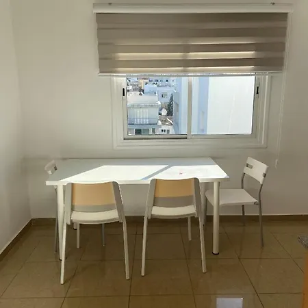شقة 2 Bedroom In Center! 9
